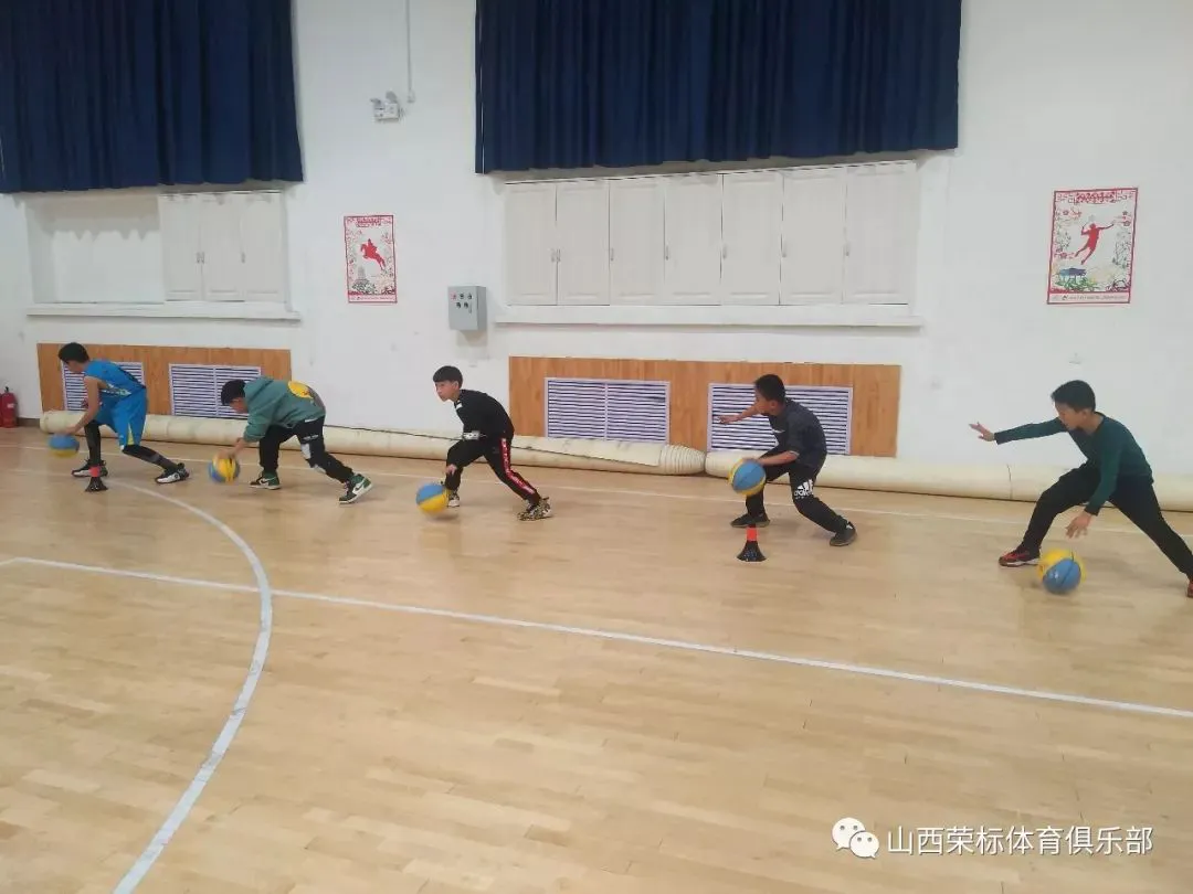 如何通过激励帮助篮球运动员突破瓶颈_0